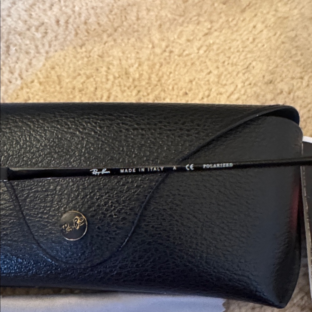 Authentic Ray Ban Erika polarized sunglasses - Picture 3 of 12